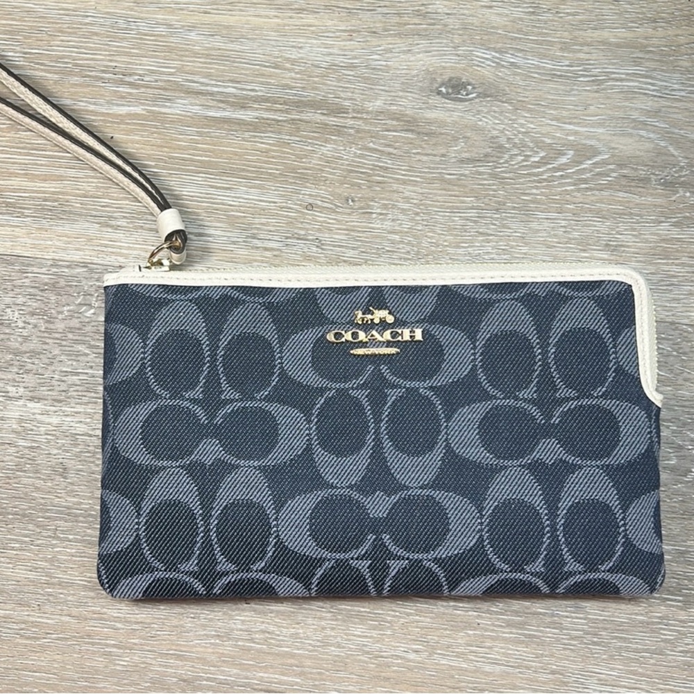 COACH C2823 TALL DEMPSEY CARRYALL SIGNATURE C WITH COACH PATCH & WRISTLET! - Picture 15 of 16